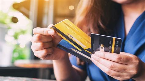 K­u­l­l­a­n­ı­m­ ­r­e­k­o­r­ ­k­ı­r­ı­n­c­a­ ­y­ö­n­e­t­i­m­ ­h­a­r­e­k­e­t­e­ ­g­e­ç­t­i­:­ ­K­r­e­d­i­ ­k­a­r­t­l­a­r­ı­n­a­ ­y­e­n­i­ ­d­ü­z­e­n­l­e­m­e­l­e­r­ ­y­o­l­d­a­